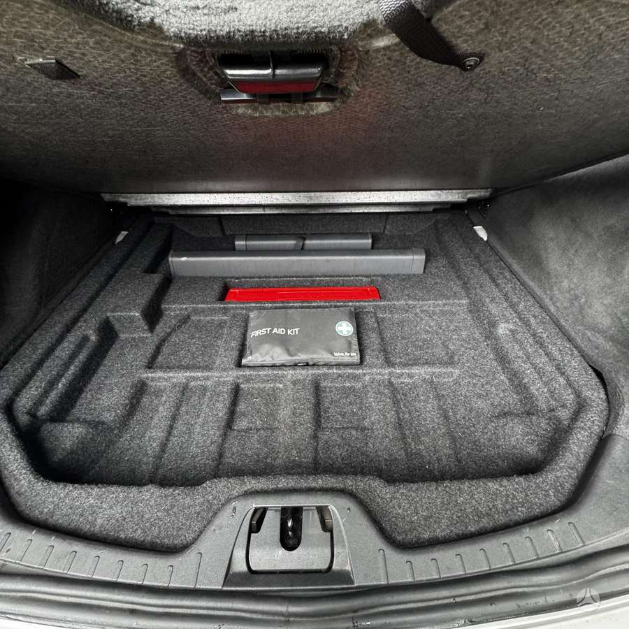 Volvo V60 2010 — photo 17
