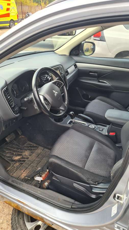 Mitsubishi Outlander 2014 — фото 12
