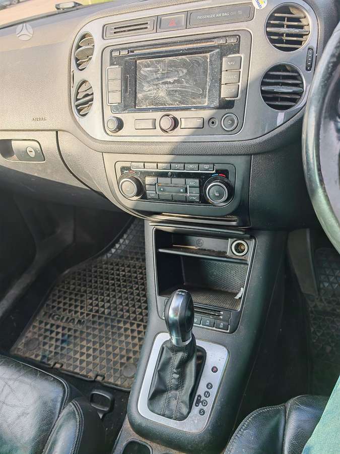 Volkswagen Tiguan 2014 — photo 17