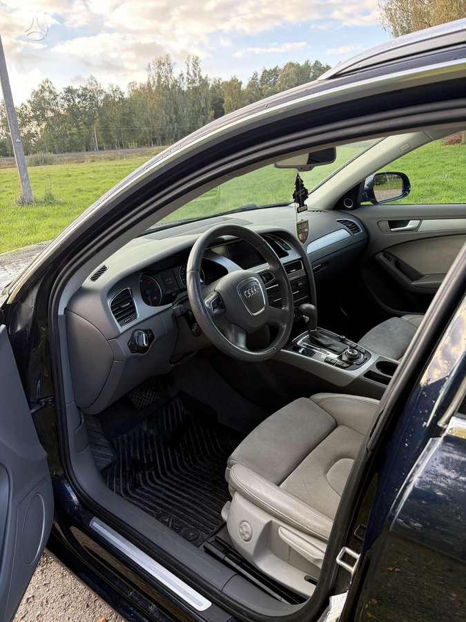 Audi A4 2010 — photo 10