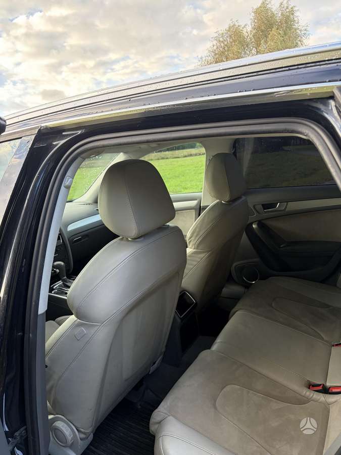 Audi A4 2010 — photo 11