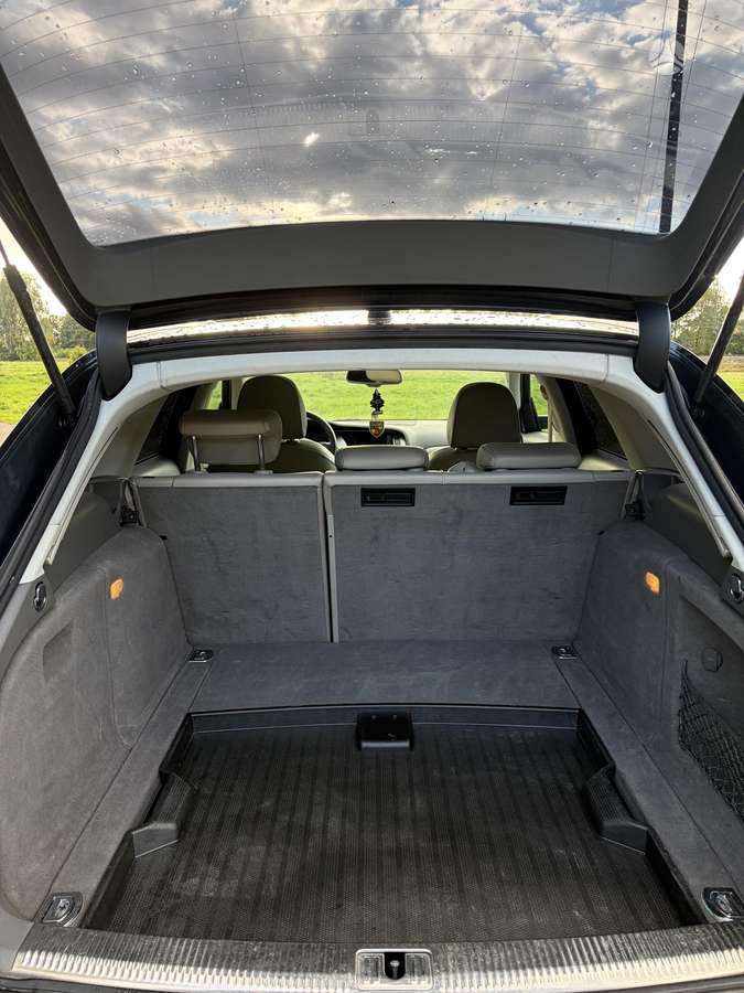 Audi A4 2010 — photo 14