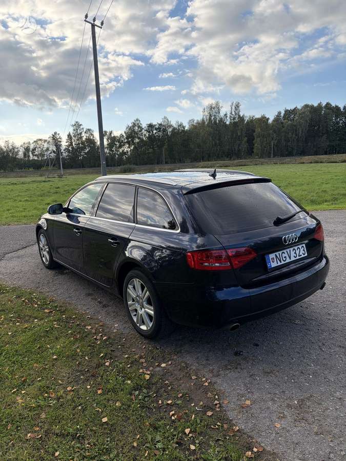 Audi A4 2010 — interior