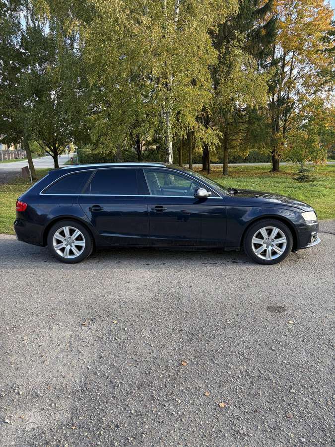 Audi A4 2010 — photo 6