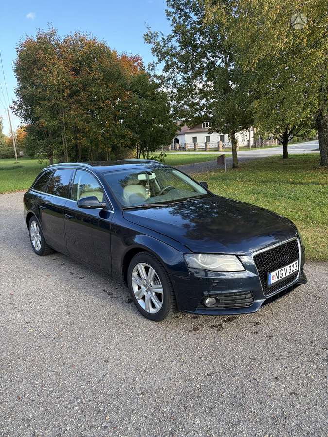 Audi A4 2010 — photo 7