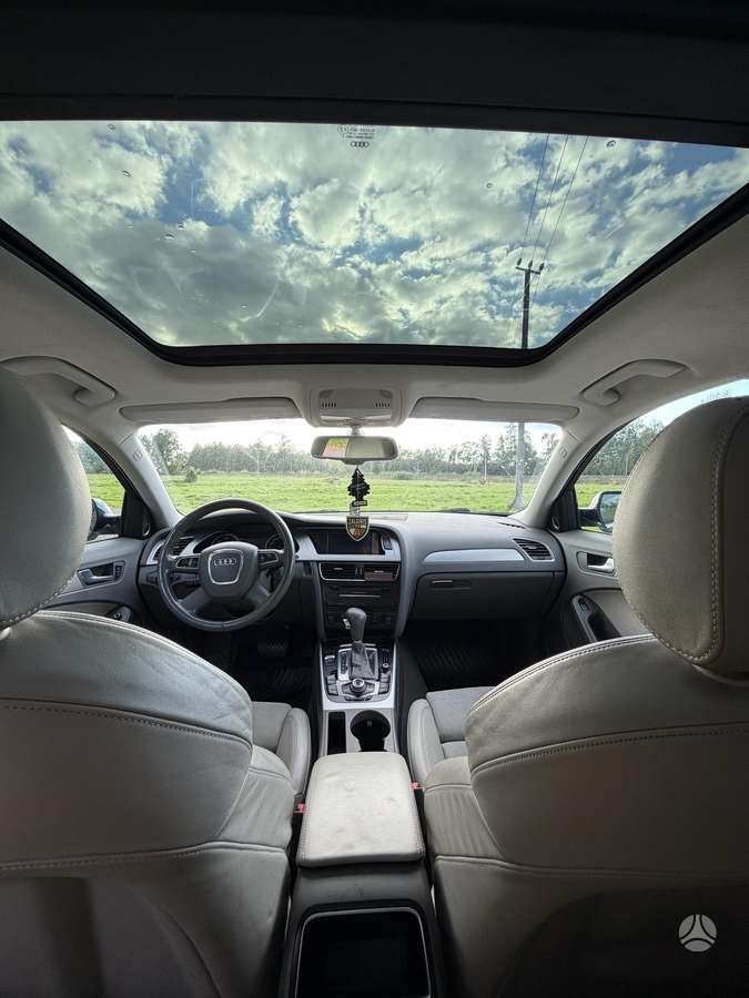 Audi A4 2010 — photo 9