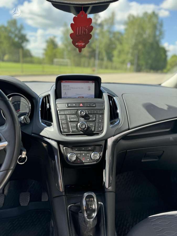 Opel Zafira 2014 — photo 22