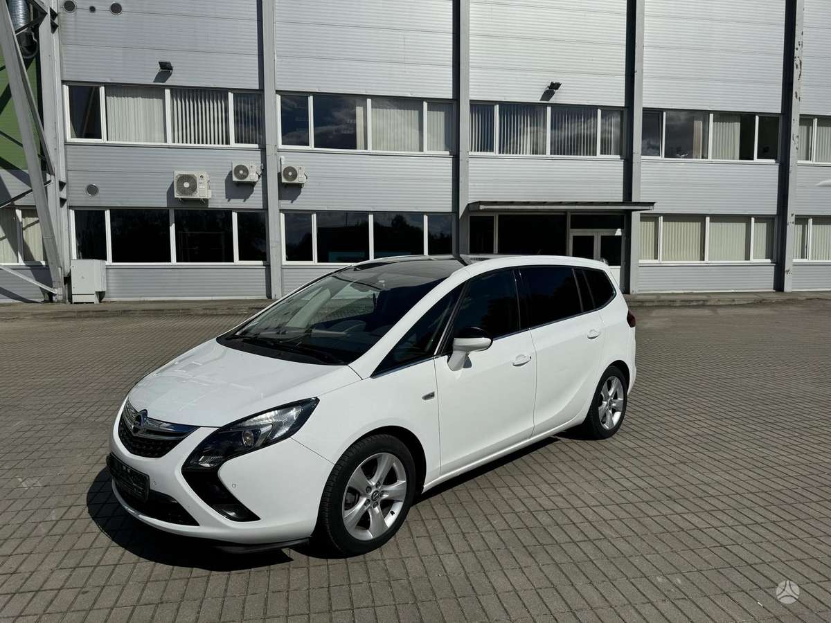 Opel Zafira 2014 — interior