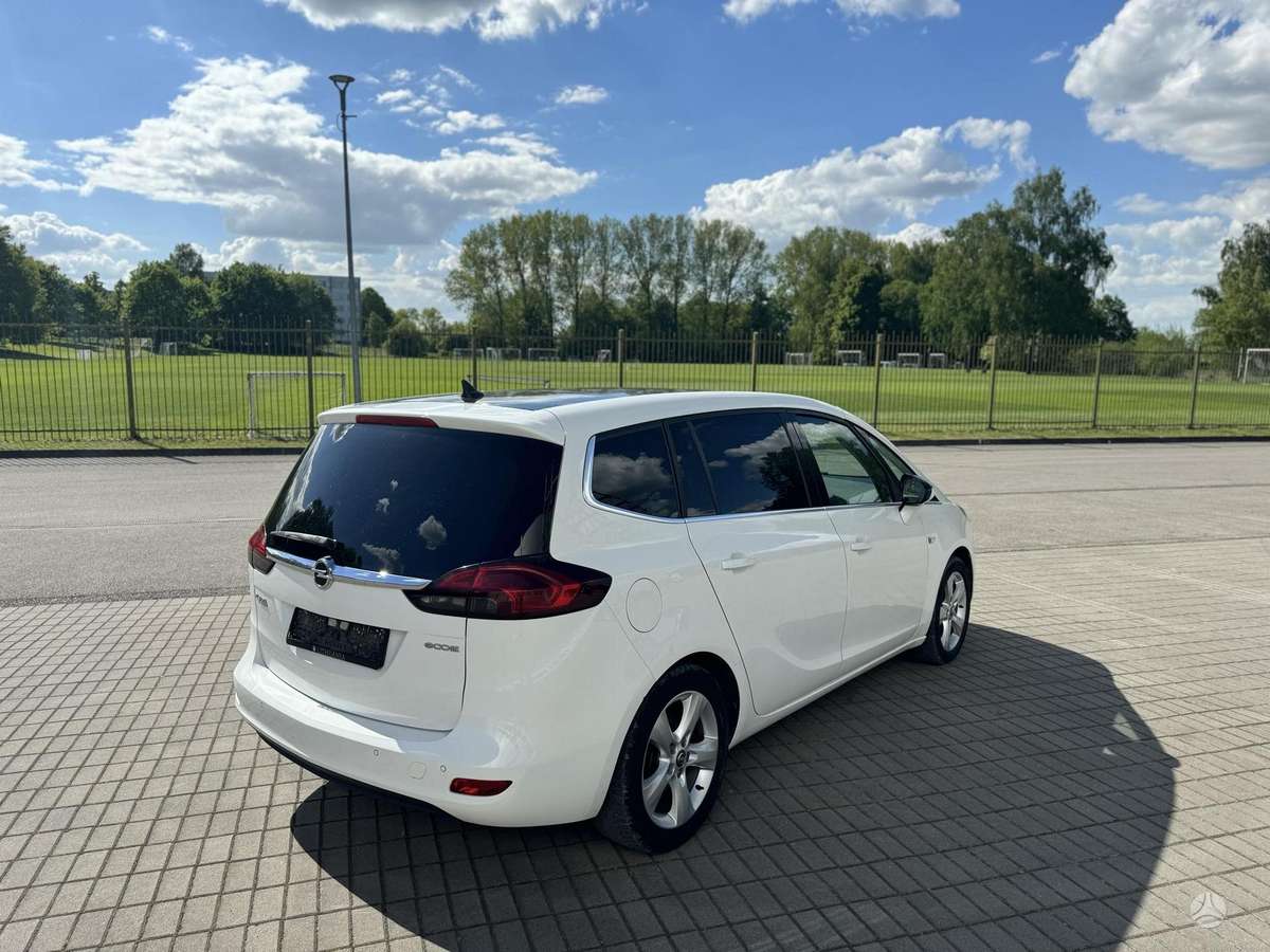 Opel Zafira 2014 — photo 5