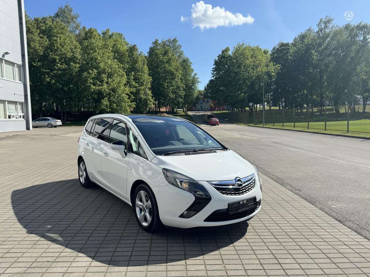 Opel Zafira 2014 — photo 6