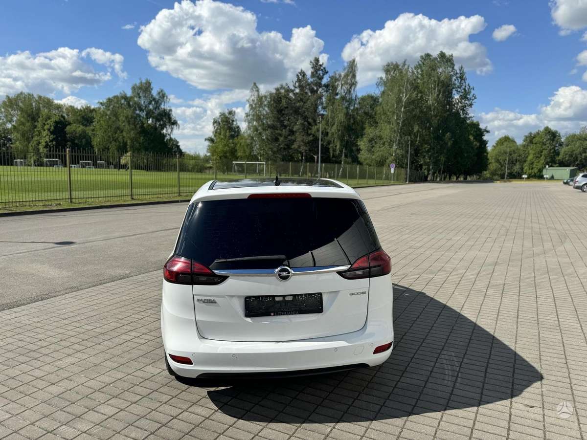 Opel Zafira 2014 — photo 7