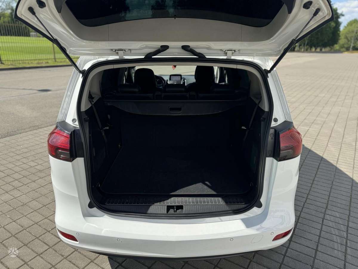 Opel Zafira 2014 — photo 8