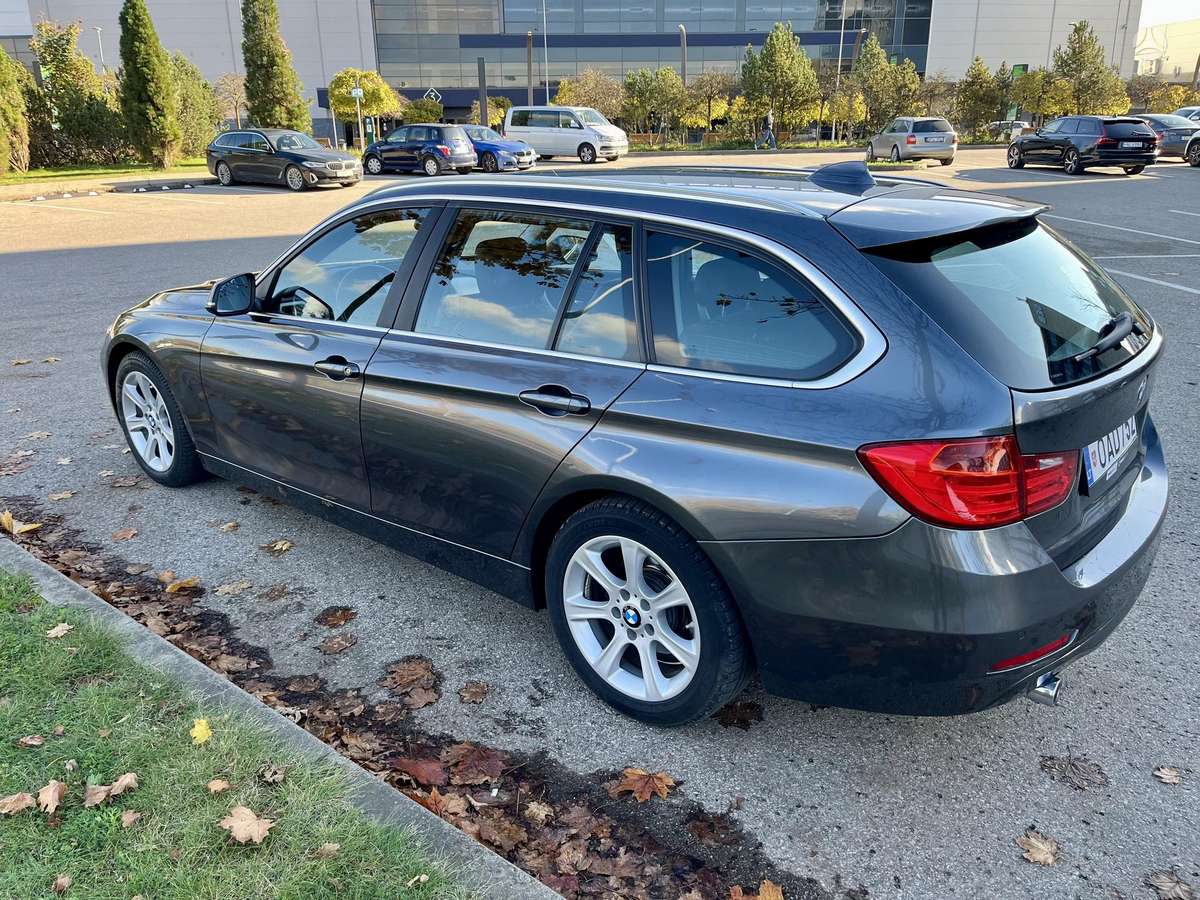 BMW 320 2014 — rear view