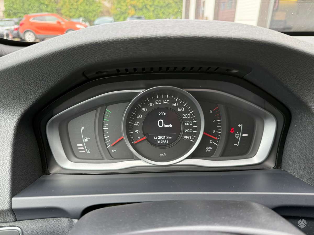Volvo V60 2013 — photo 13