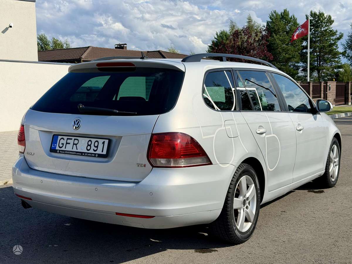 Volkswagen Golf 2012 — interior