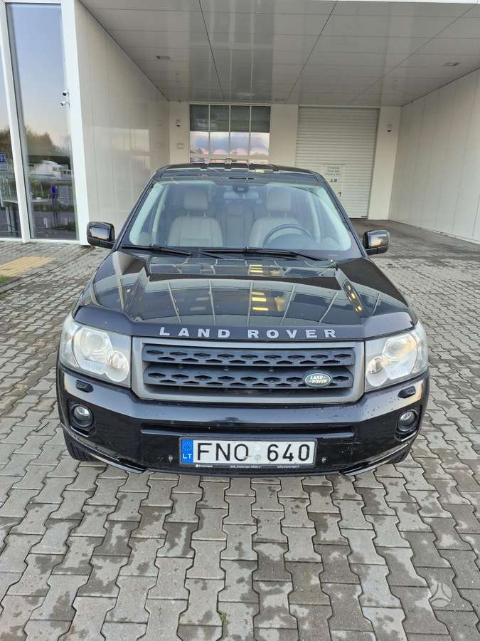 Land Rover 2011 — салон