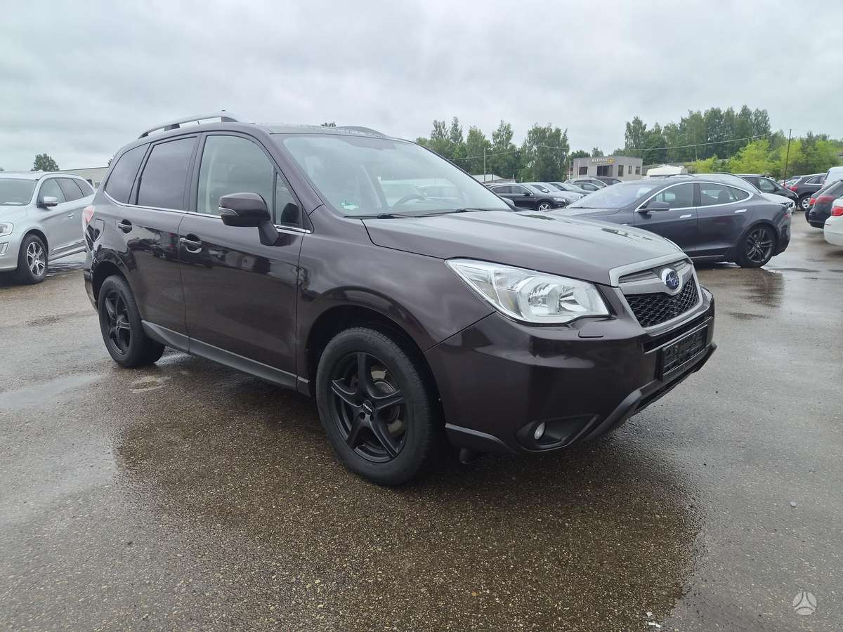 Subaru Forester 2014 — interior