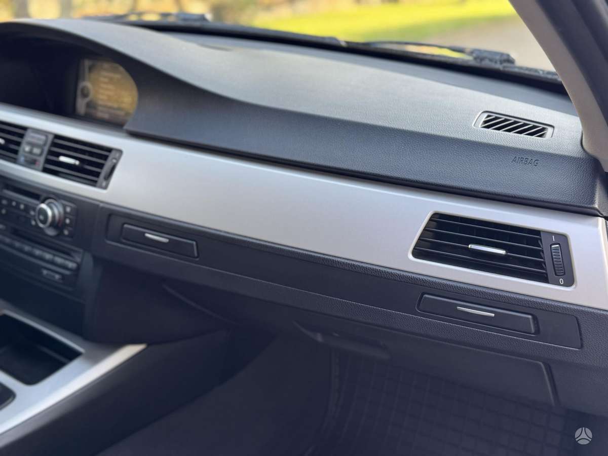 BMW 318 2012 — photo 13