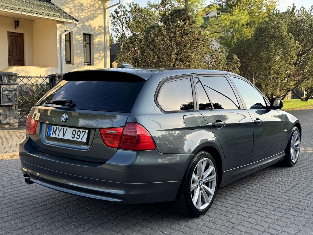 BMW 318 2012 — engine 1995 cm³, 143 HP (105kW)