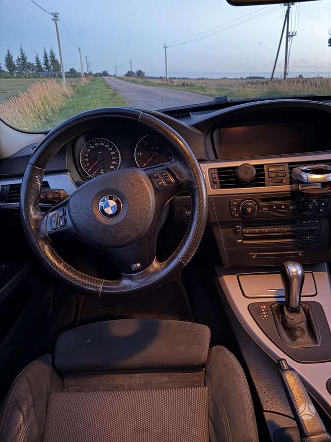 BMW 320 2006 — photo 11