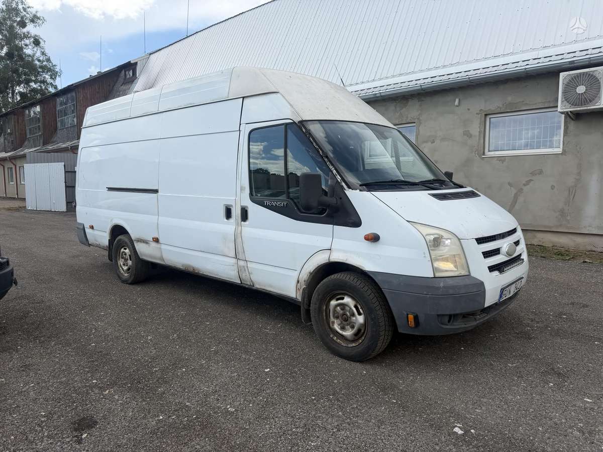 Ford Transit 2010 — салон