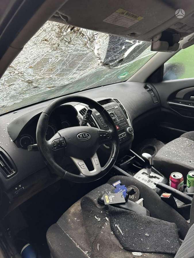 Kia Ceed 2010 — photo 8