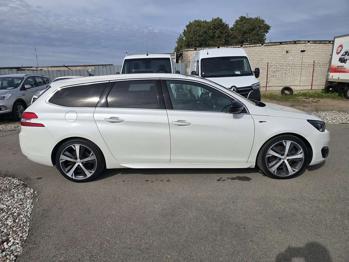 Peugeot 308 2015 — фото 10
