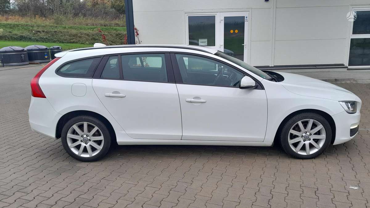 Volvo V60 2014 — interior