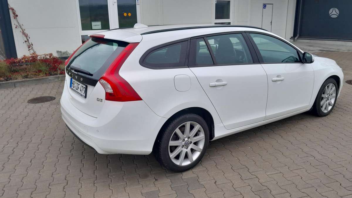 Volvo V60 2014 — engine 1984 cm³, 136 HP (100kW)
