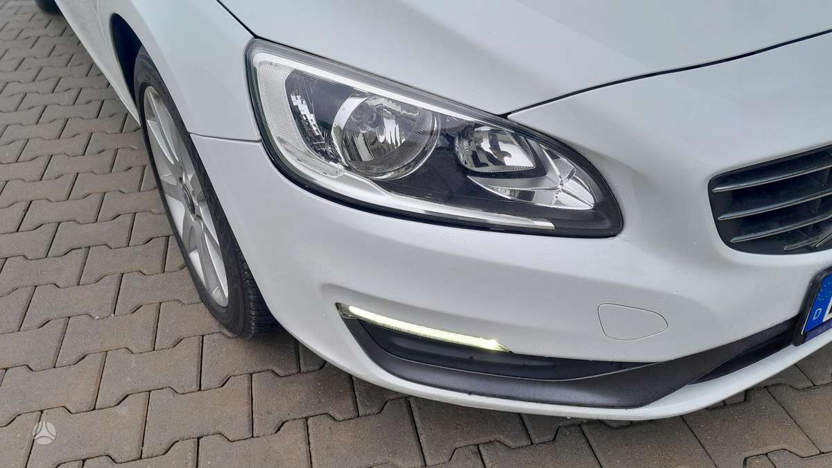 Volvo V60 2014 — photo 9