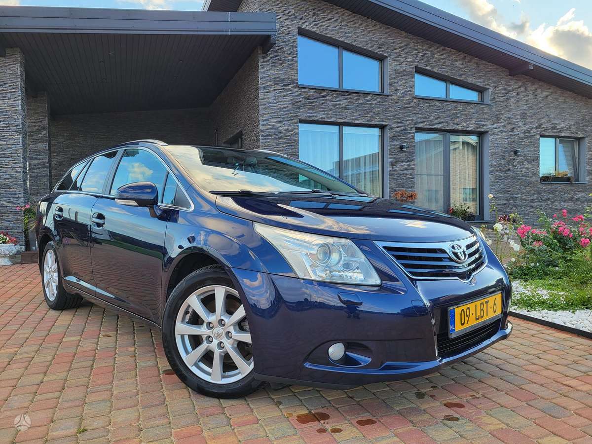 Toyota Avensis, 2010