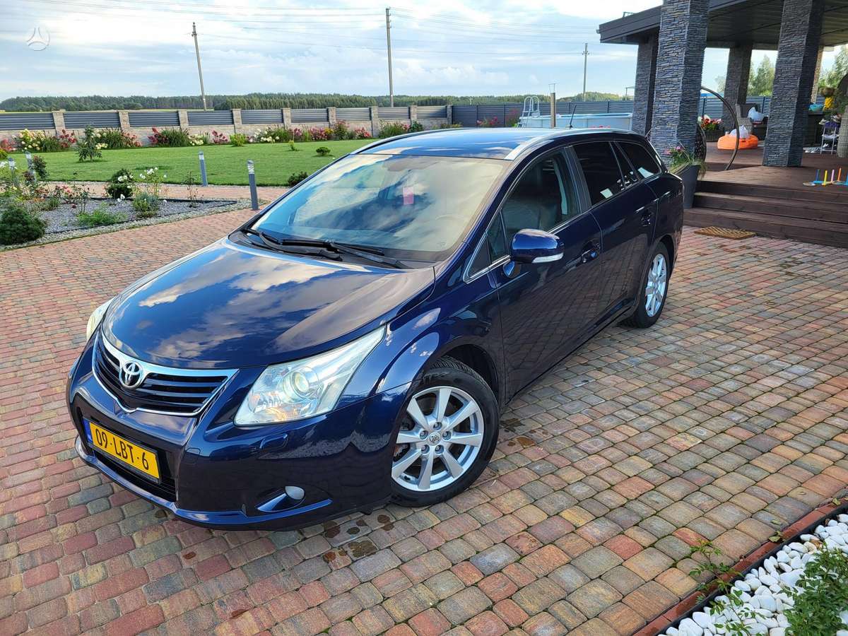 Toyota Avensis 2010 — photo 10