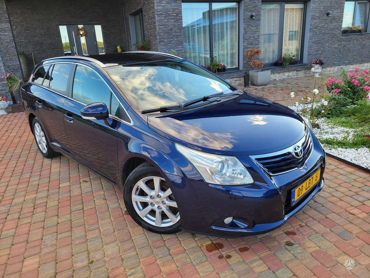 Toyota Avensis 2010 — photo 11