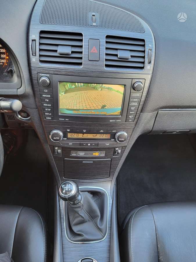 Toyota Avensis 2010 — photo 23