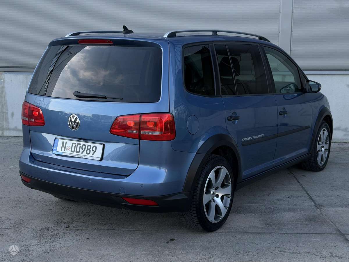 Volkswagen Touran 2012 — photo 5