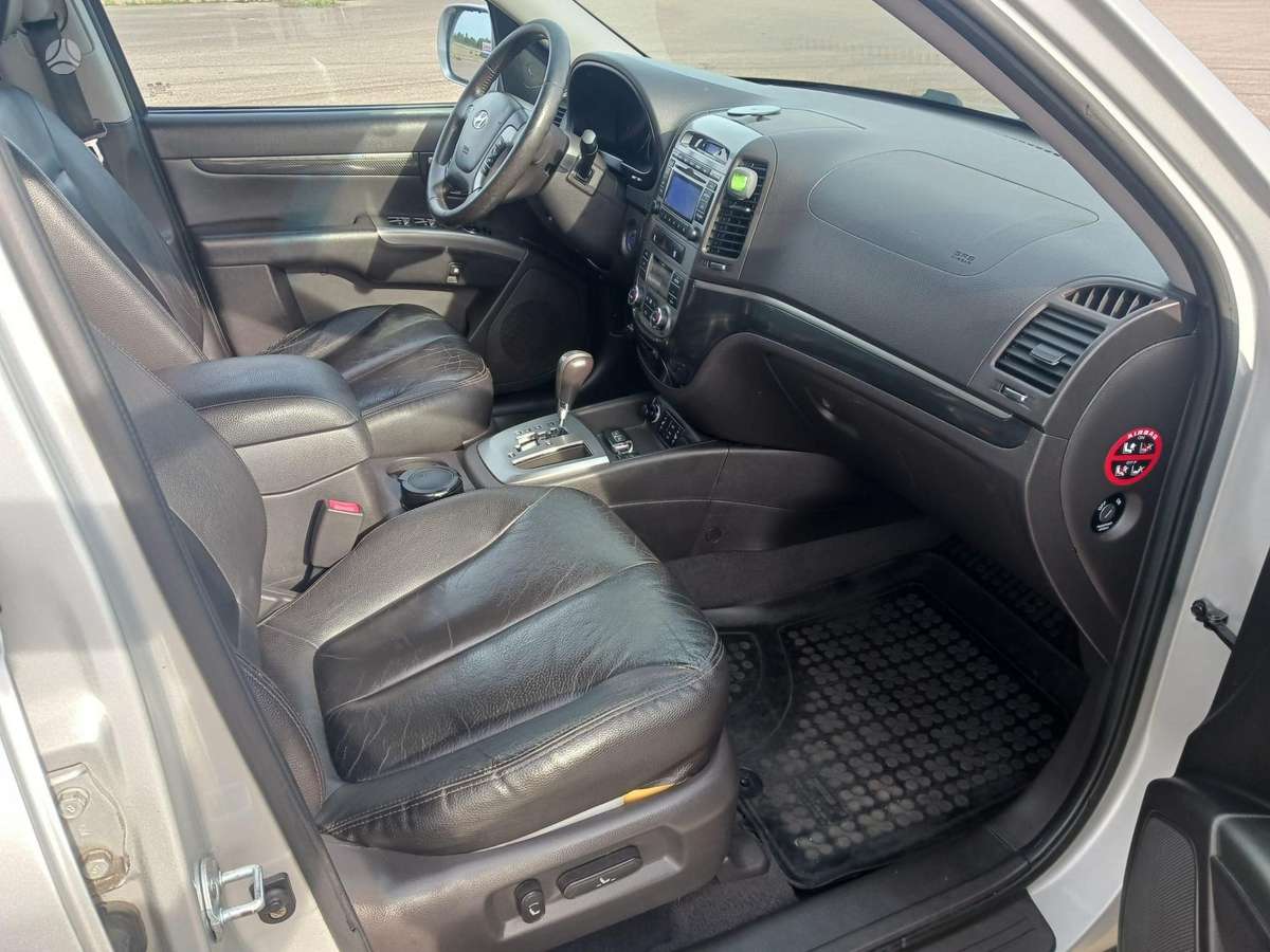 Hyundai Santa 2010 — photo 14
