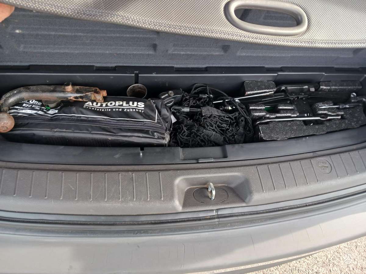 Hyundai Santa 2010 — photo 18
