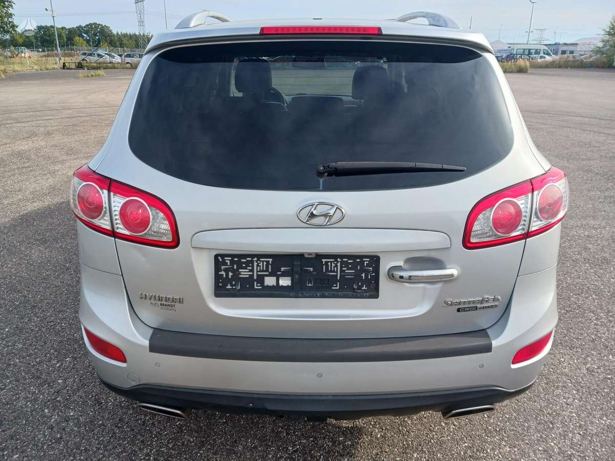 Hyundai Santa 2010 — engine 2199 cm³, 197 HP (145kW)
