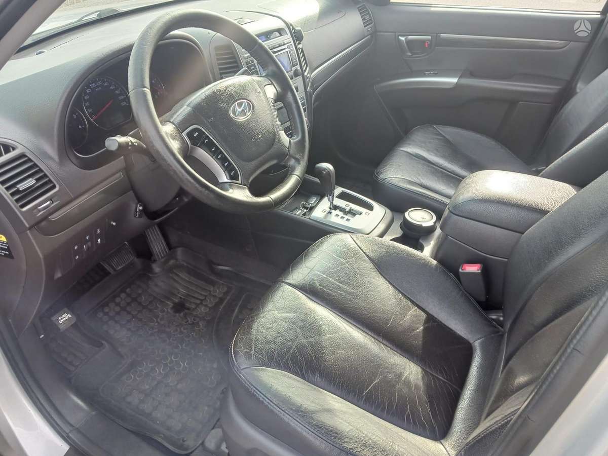 Hyundai Santa 2010 — photo 6