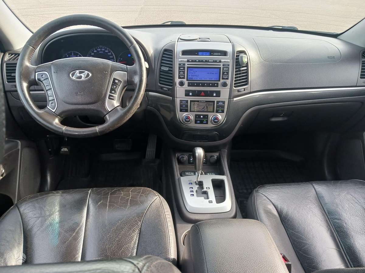 Hyundai Santa 2010 — photo 7