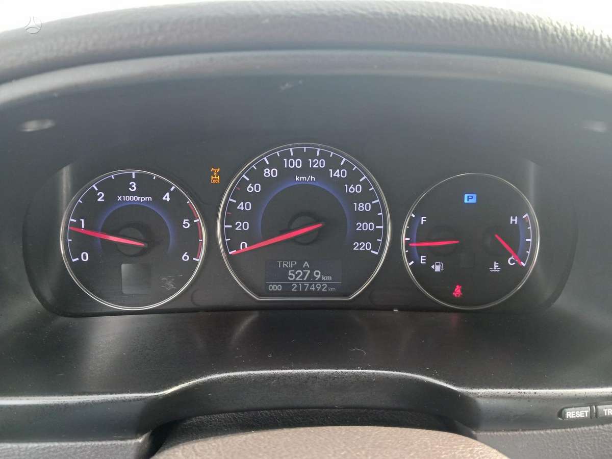 Hyundai Santa 2010 — photo 9