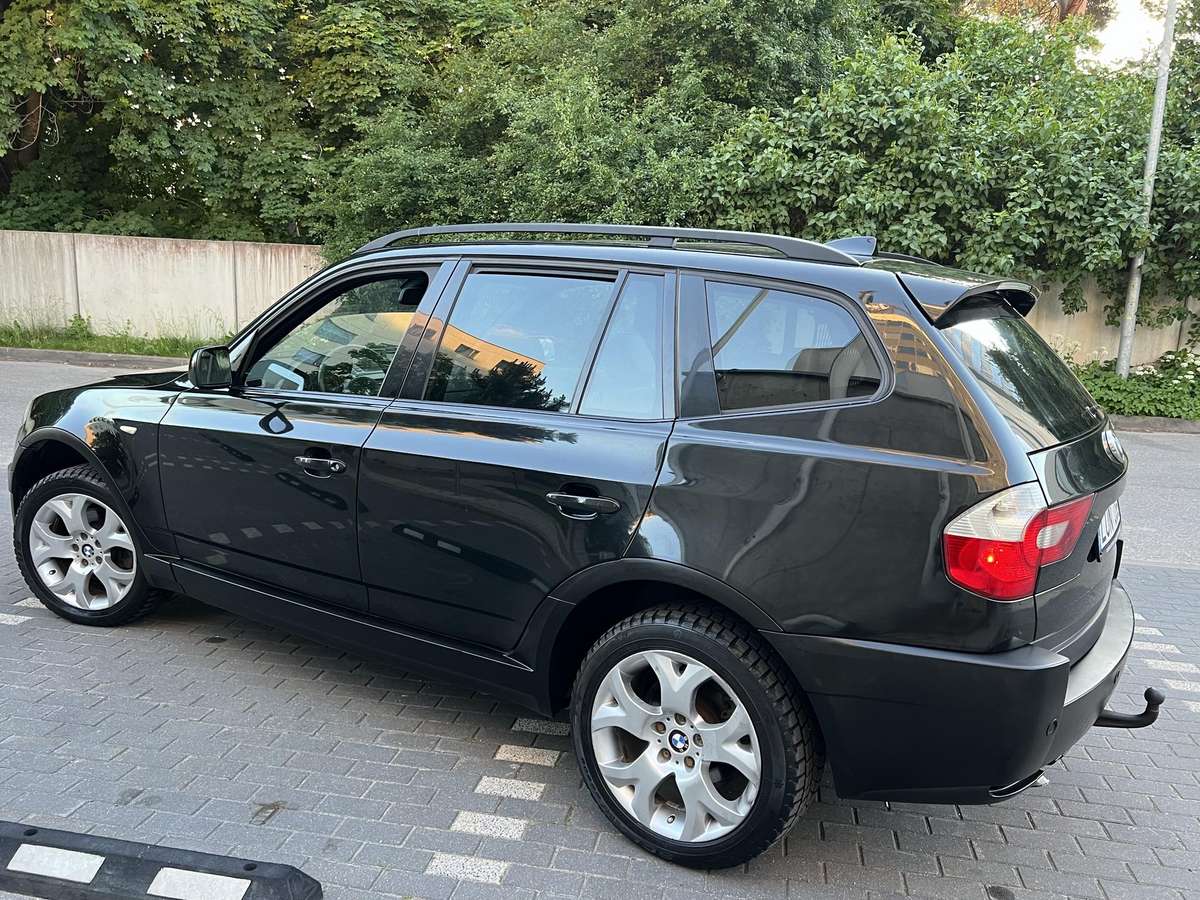BMW X3 2005 — вигляд ззаду