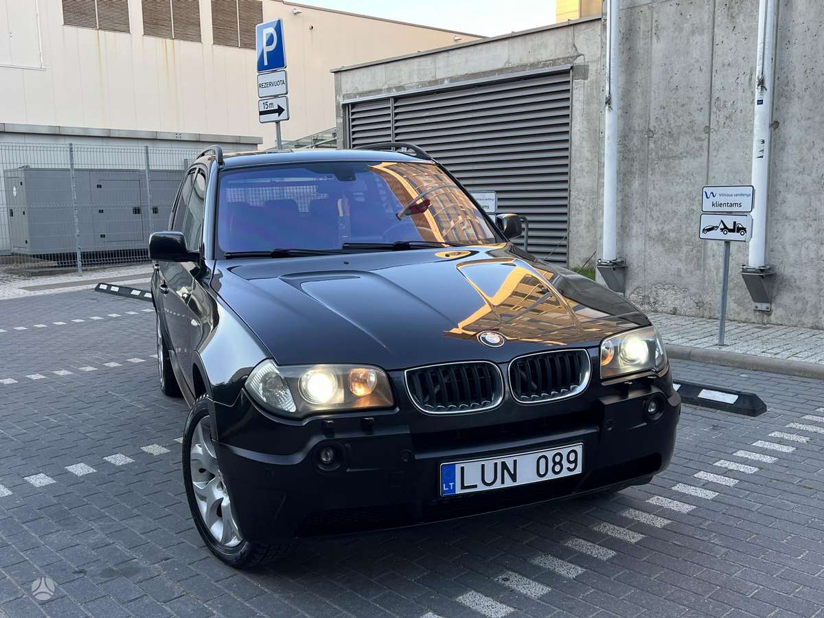 BMW X3 2005 — салон