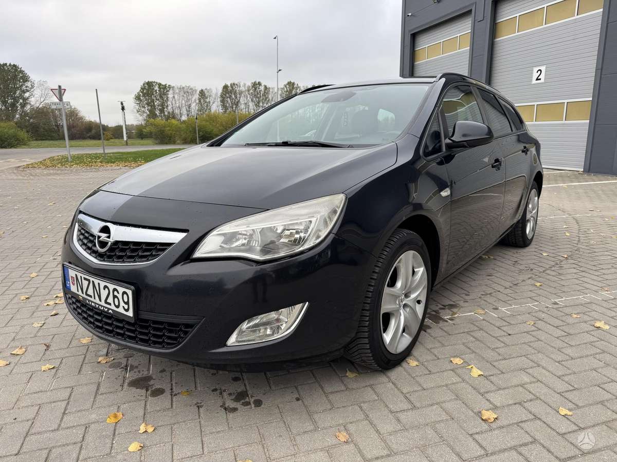 Opel Astra 2012 — engine 1686 cm³, 125 HP (92kW)