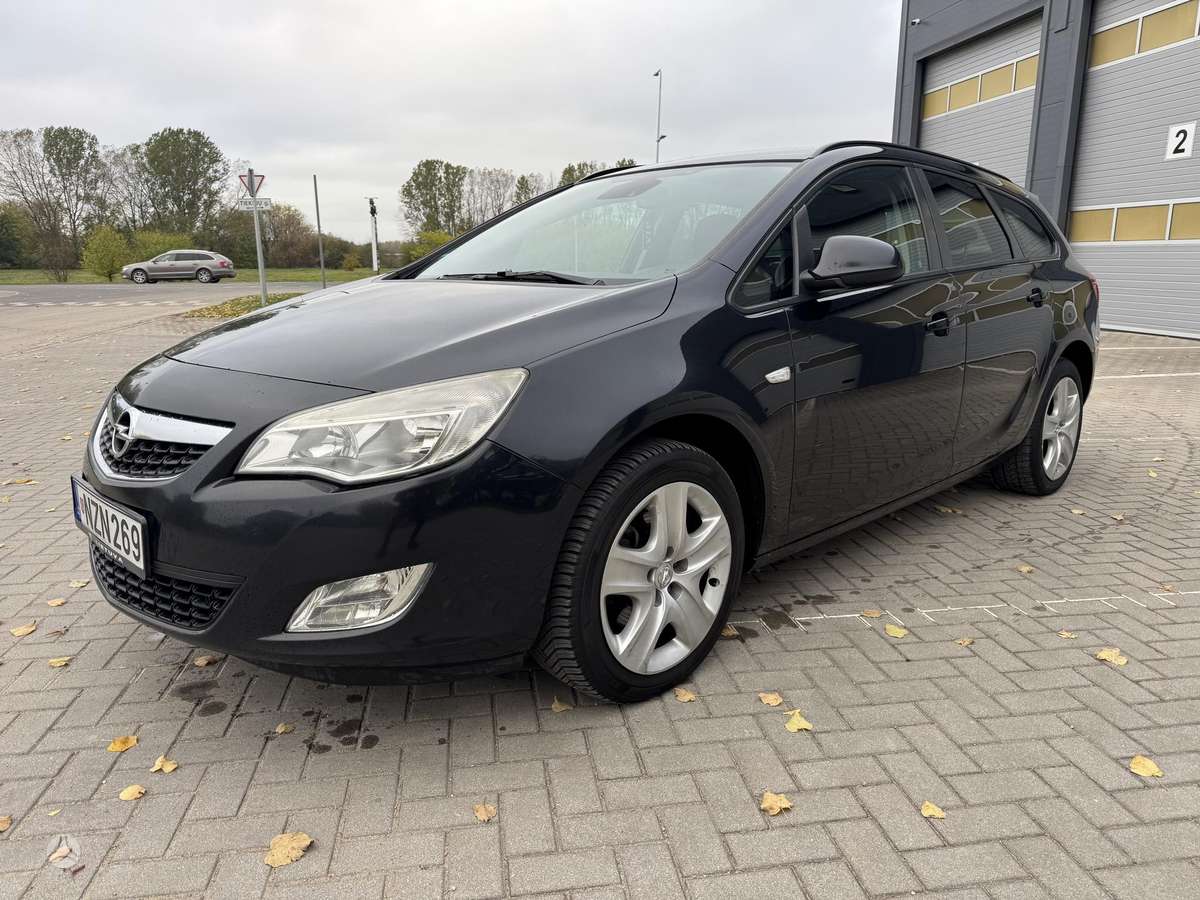 Opel Astra 2012 — photo 5