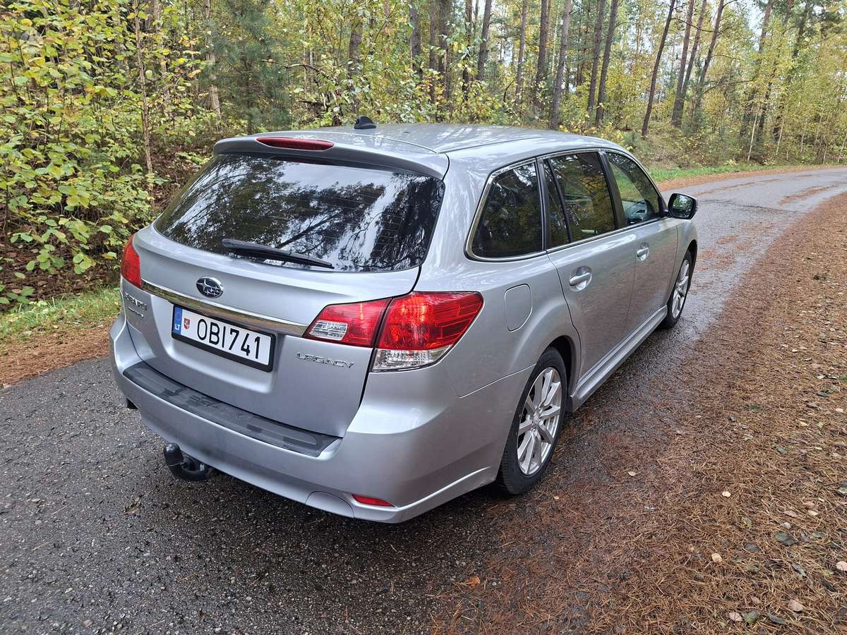 Subaru Legacy 2013 — двигун 2500 cm³, 167 HP (123kW)