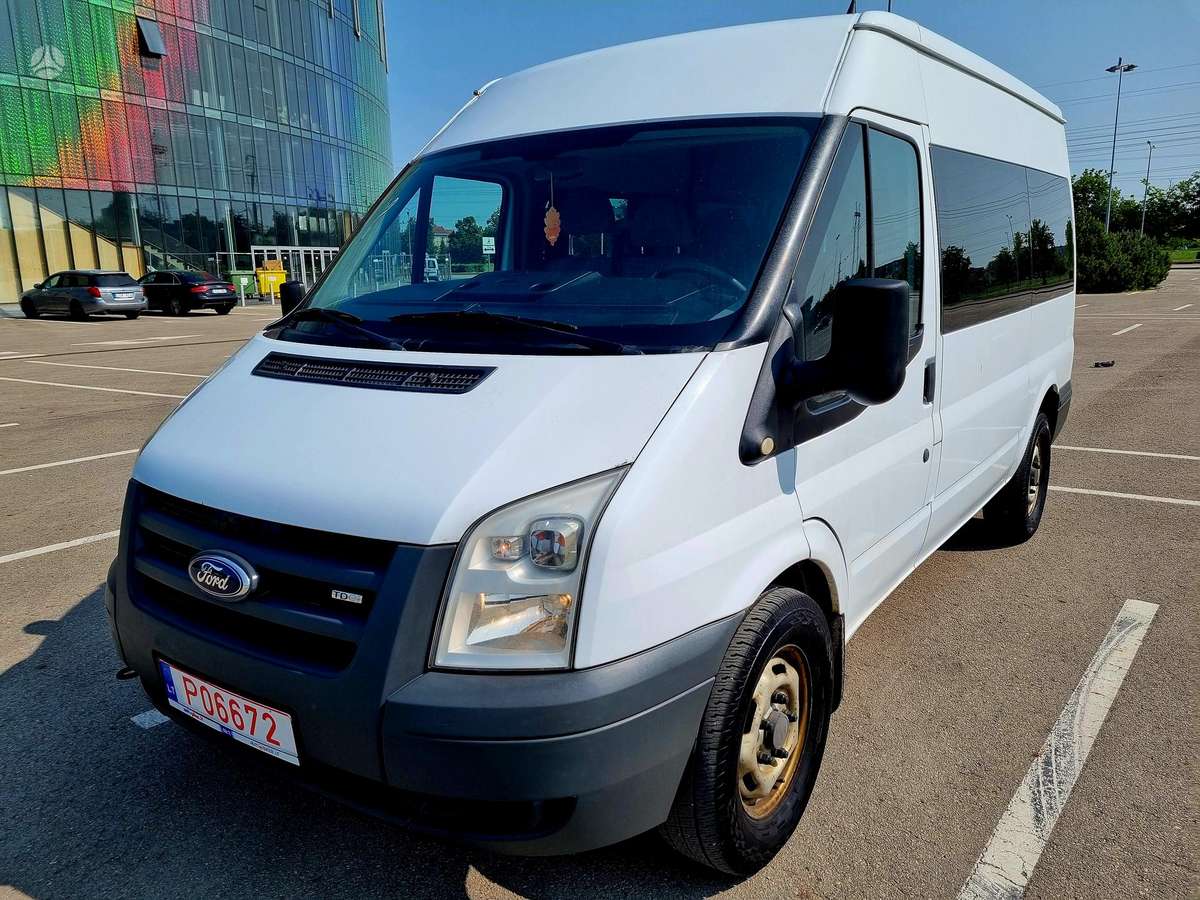 Ford Transit 2007 — вигляд ззаду