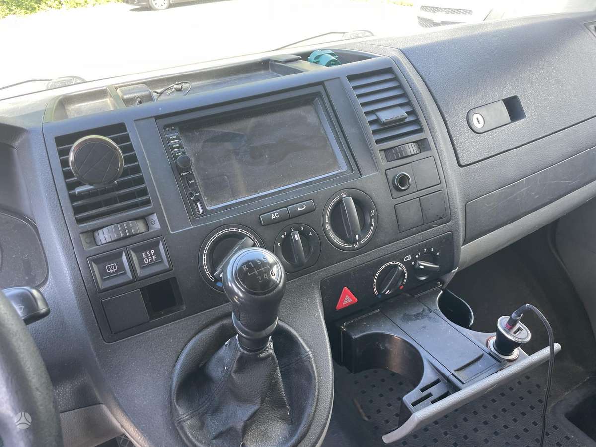 Volkswagen Transporter 2008 — photo 11