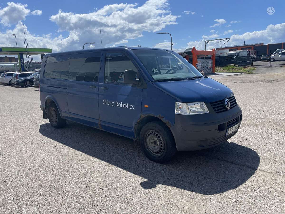Volkswagen Transporter 2008 — rear view