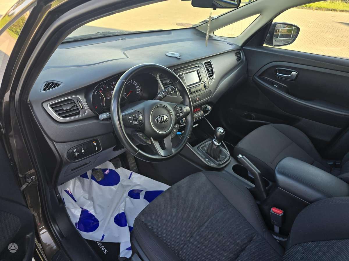 Kia Carens 2014 — photo 11
